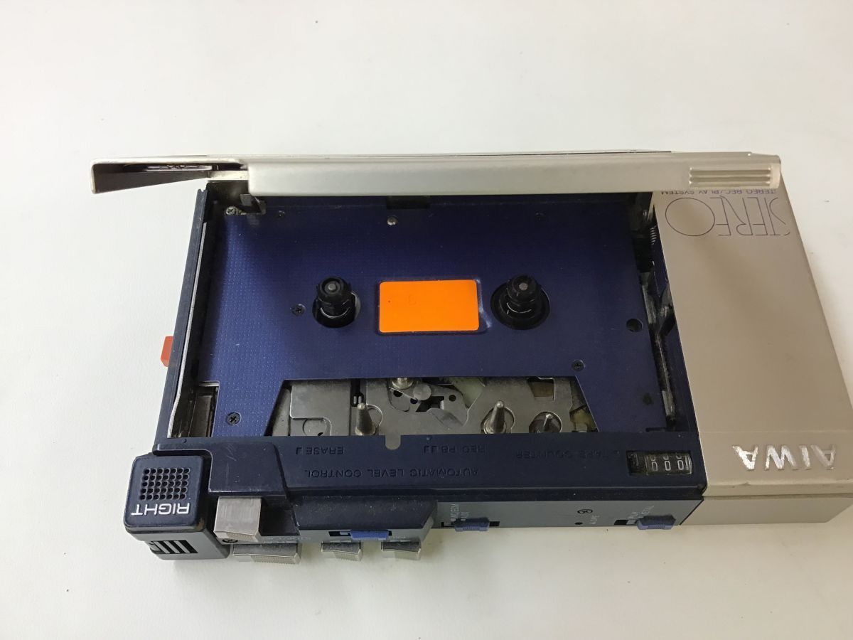 AIWA HS-F1 カセットプレーヤー ジャンク品 AIWA HS-F1 ポータブルカセットプレーヤー◇現状品 [8664W] AIWA HS-F1