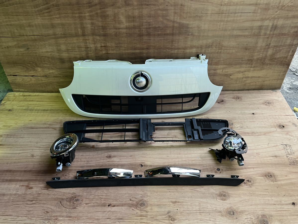 ダイハツ LA800S ムーヴキャンバス フロントグリル カメラ付き