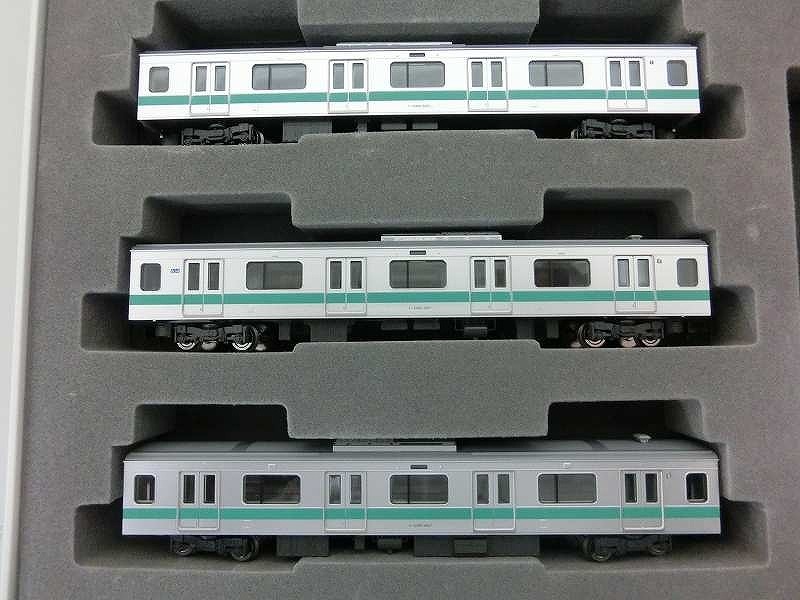 JR E233 2000系通勤電車基本セット4両 JR E233 2000系通勤電車