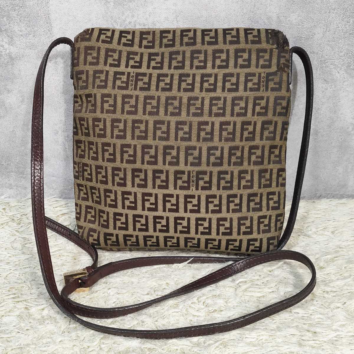 1円～【美品】FENDI フェンディ ズッカ ズッキーノ ショルダーバッグ キャンバス レザー マンマバケット ベージュ FFロゴ金具 フェンディ ズッキーノ 1円 キャンバス×レザー ■美品■ 高級