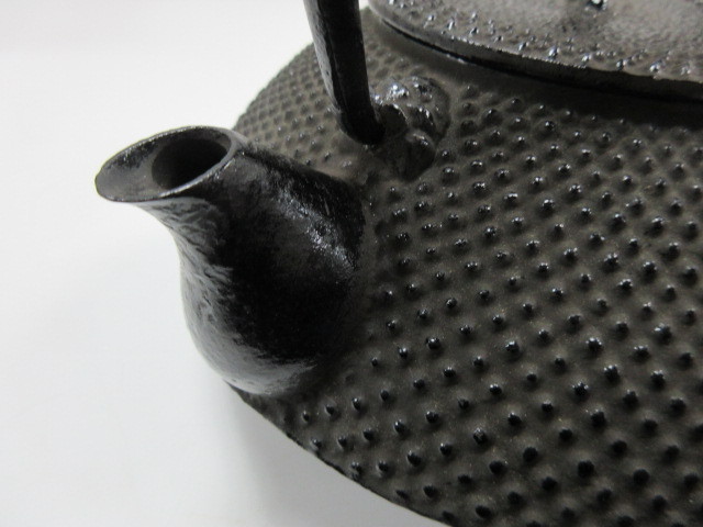 鉄瓶 南部鉄器 | アラレ 平丸アラレ 黒 黒焼付 南部文秀堂 1.2L 鋳物
