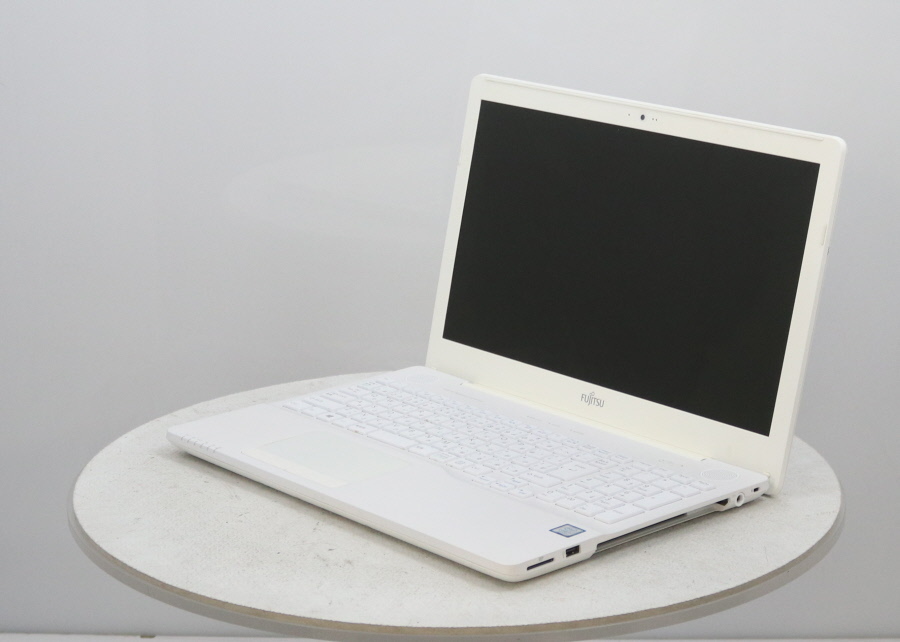 富士通 Lifebook AH50/B3 i7-7700HQ 8GB 256GB 富士通 LIFEBOOK AH50