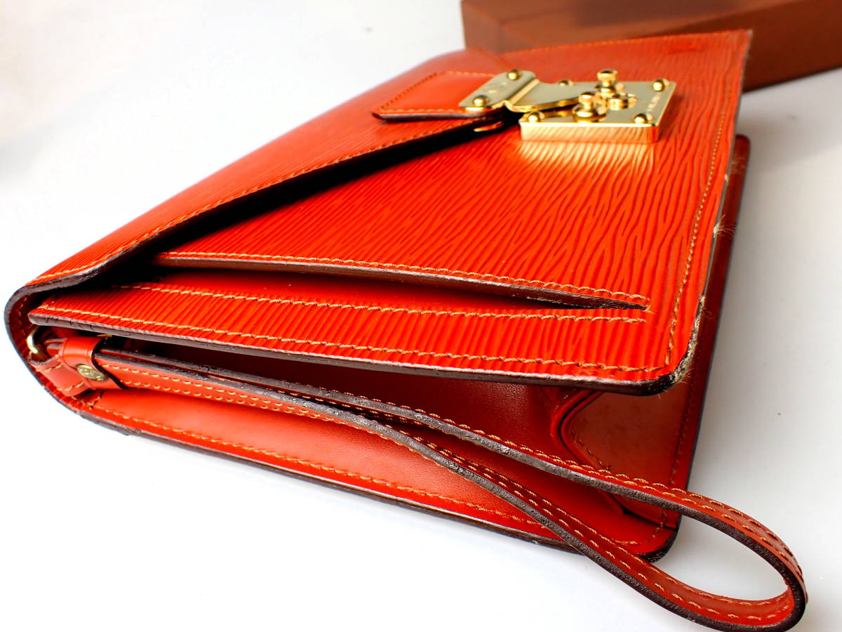 665B【美品】正規品★ルイヴィトン★茶エピ★セリエドラゴンヌ/ Louis Vuitton エピ 0 ルイヴィトンを代表する「エピ」！その魅力や特徴を徹底的に解説 モノグラム・アンプラント｜ルイ