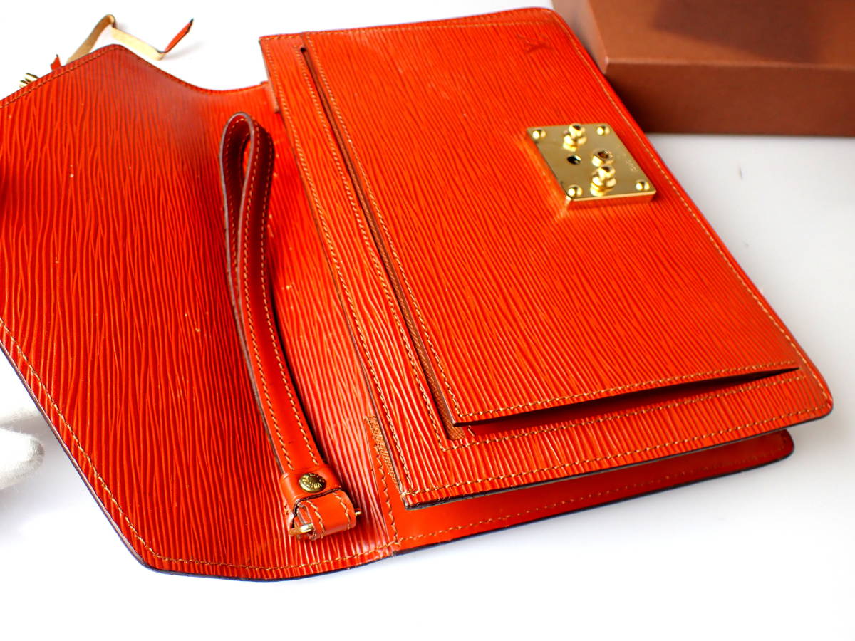 665B【美品】正規品★ルイヴィトン★茶エピ★セリエドラゴンヌ/ Louis Vuitton エピ 0 ルイヴィトンを代表する「エピ」！その魅力や特徴を徹底的に解説 モノグラム・アンプラント｜ルイ
