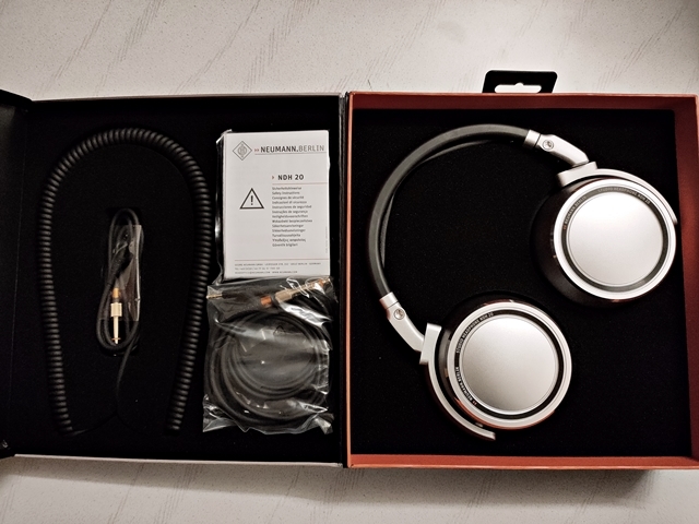 Neumann ノイマン NDH 20 ヘッドフォン（開放型スタジオリファレンス 