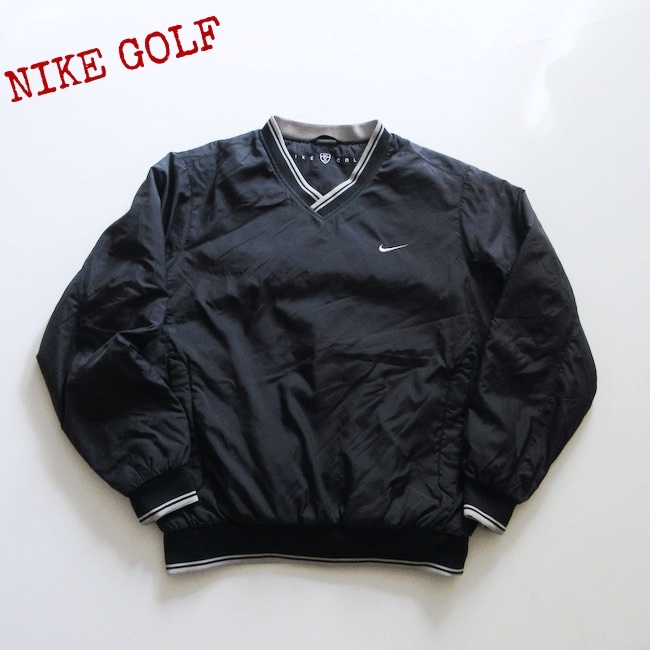 【NIKE GOLF ナイキ ゴルフ】防寒 中綿 Vネック ナイロン セーター 黒!! (防風 防寒 ワンポイント)