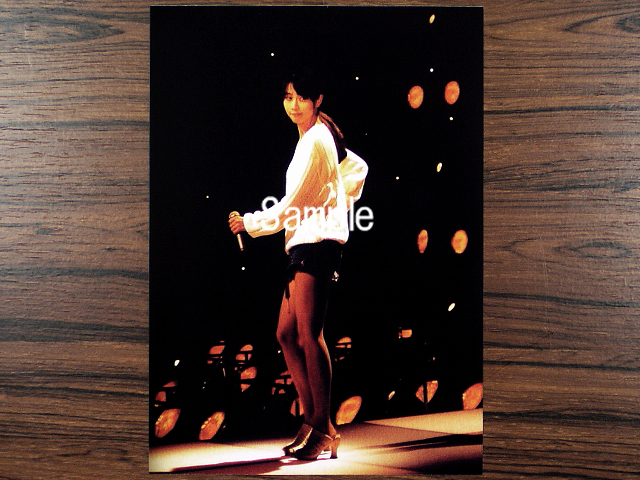 ZARD 蒲池幸子坂井泉水 大きな2L写真5枚匿名 ZARD 蒲池幸子坂井泉水 大きな2L写真5枚匿名