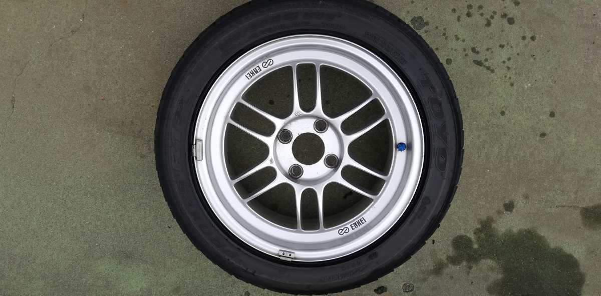 エンケイ RPF1 15インチ 4穴 PCD 100 7J オフセット+41 R1R付きです 