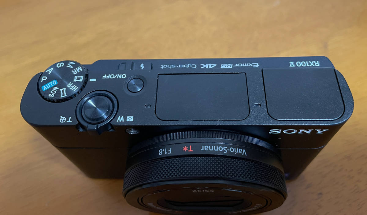 美品　SONY RX100M5A　＆　ソニー マルチ端子ケーブル搭載 シューティンググリップ VCT-SGR1のセット