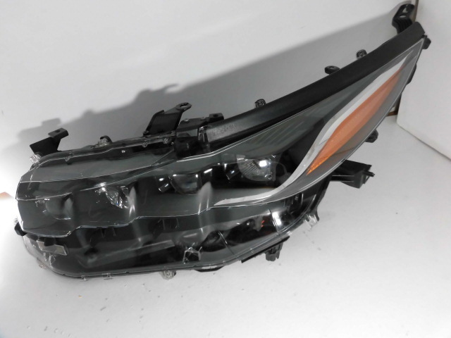 ZVW52 プリウスPHV 左ヘッドライト Koito 47-91 LED#3470 ZVW52 LED