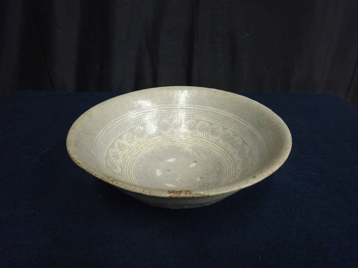 朝鮮美術　【T20　朝鮮陶磁　李朝　高麗青磁花三島菓子器　箱付き　茶道具　煎茶道具】