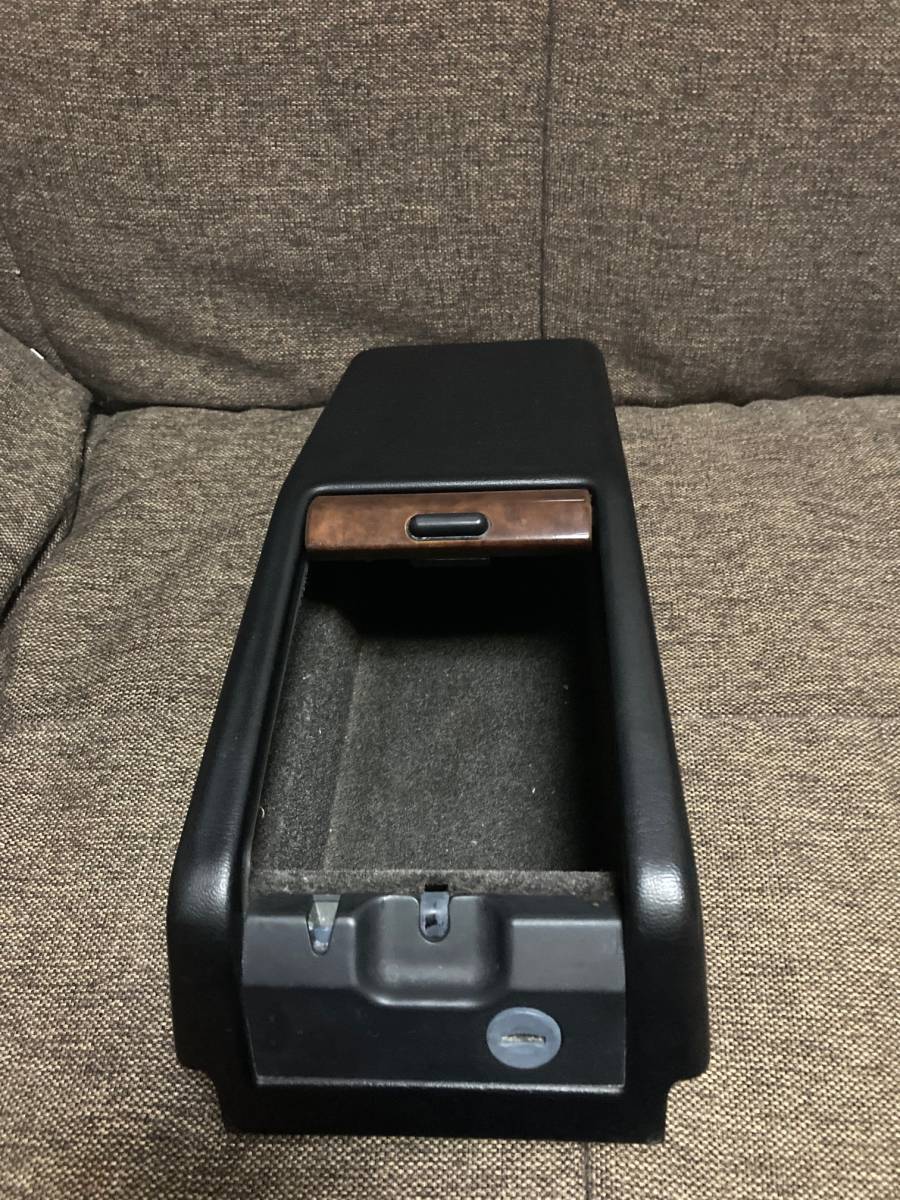 中古　美品　メルセデスベンツ　W124 500E　純正コンソール W124 500E メルセデスベンツ 0 1 リアシート