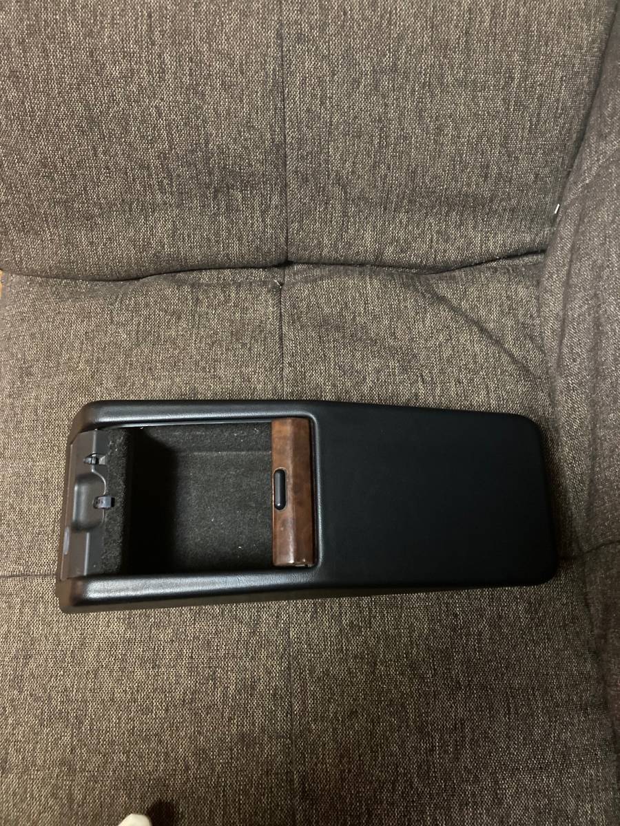 中古　美品　メルセデスベンツ　W124 500E　純正コンソール W124 500E メルセデスベンツ 0 1 リアシート