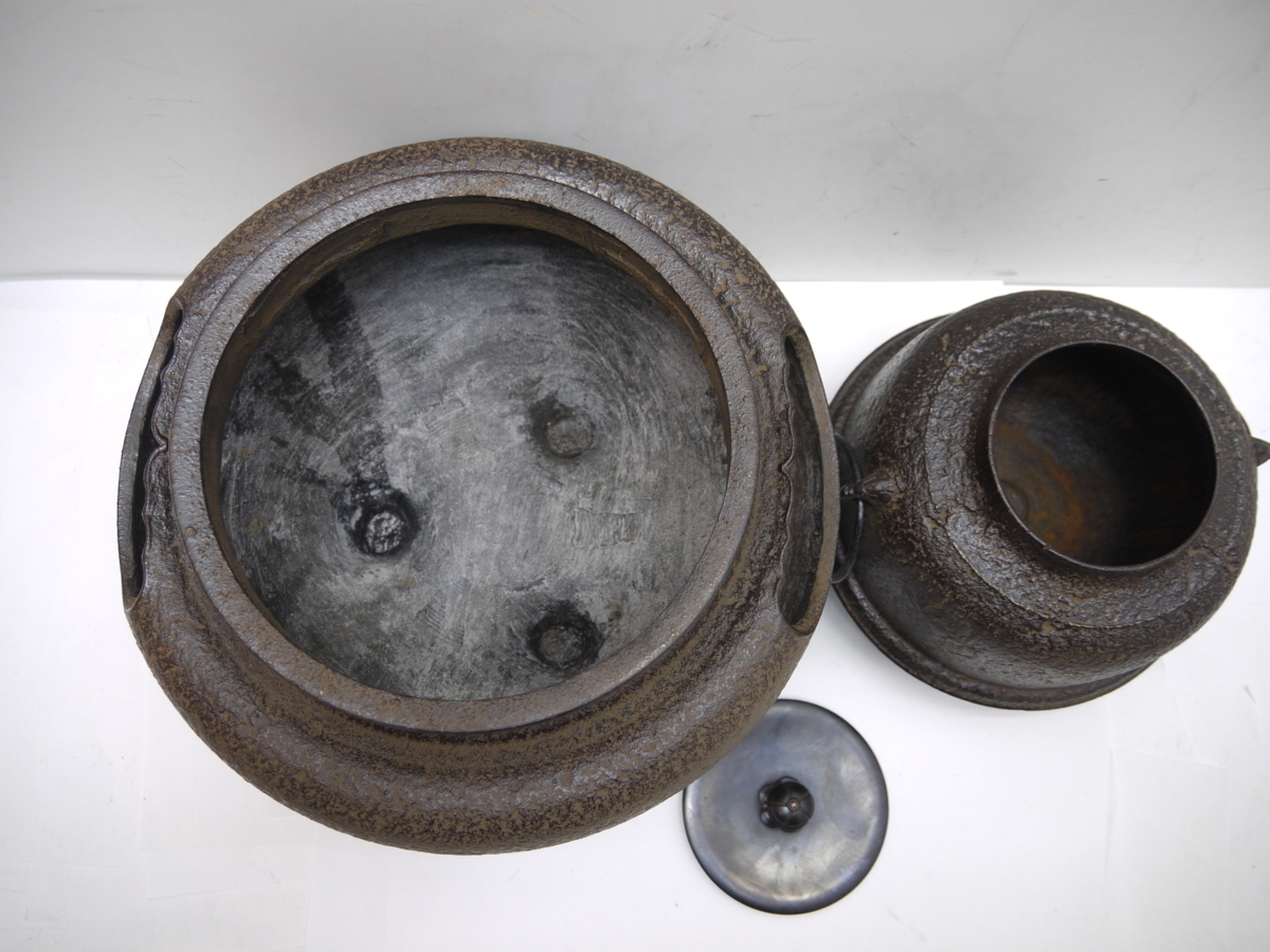 鉄釜 茶釜 風炉釜 真鍮蓋 湯沸かし 茶道具 煎茶道具 真鍮製☆茶道具　風炉釜　真鍮風炉釜　湯沸かし　時代物 骨董　8Ｋｇ★7368