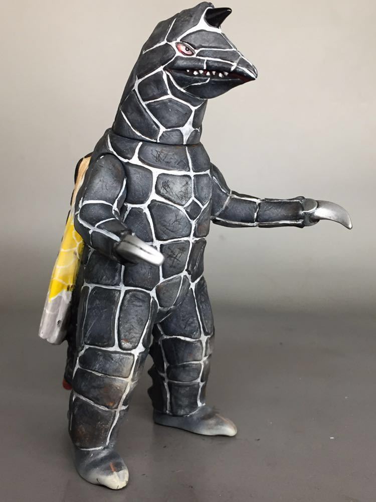 ウルトラ怪獣ソフビ　パワードドラコ　リペイント完成品 ウルトラマンソフビ パワードドラコ リペイント完成品の落札情報詳細