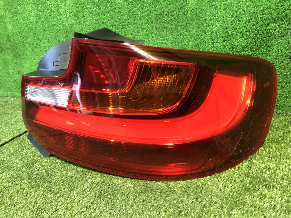 BMW テール　ライト　f22 右 BMW テールライトf22 右