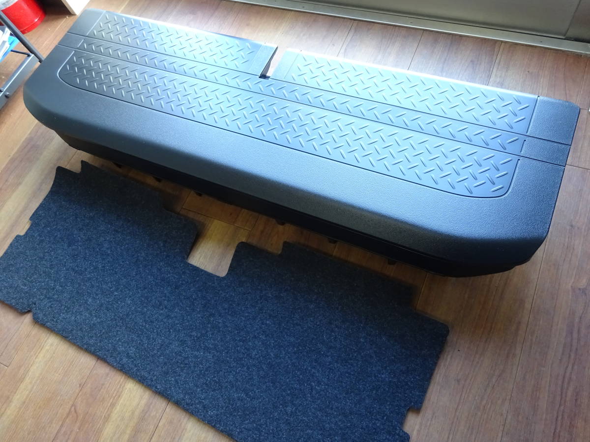 ジムニー JB74 JB64 純正 ラゲッジボックス リヤ トランク 新車外し  