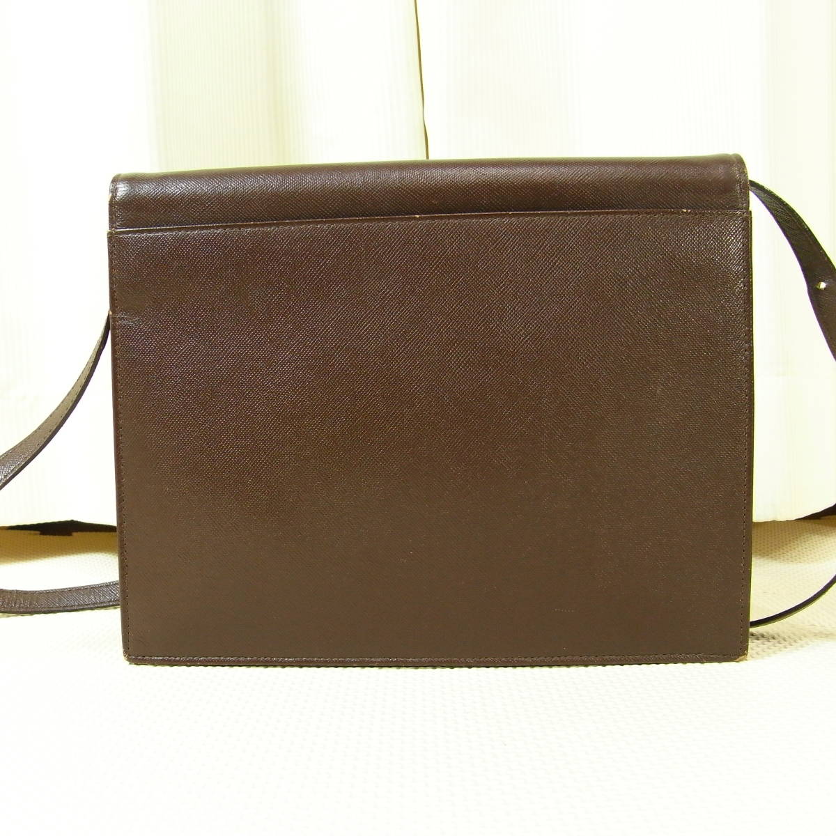 特販割40% イブサンローラン Yves Saint Laurent ショルダーバッグ