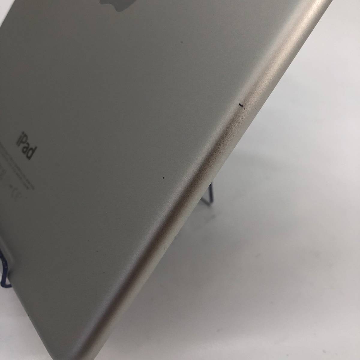 No.6289【apple】iPad mini4 Wi-Fi Cellular 128G docomo シルバー
