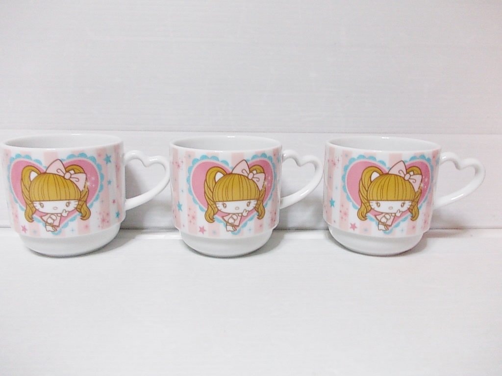 サンリオ 2009年製☆ハローキティ×辻希美☆陶器製☆マグカップ 3個 