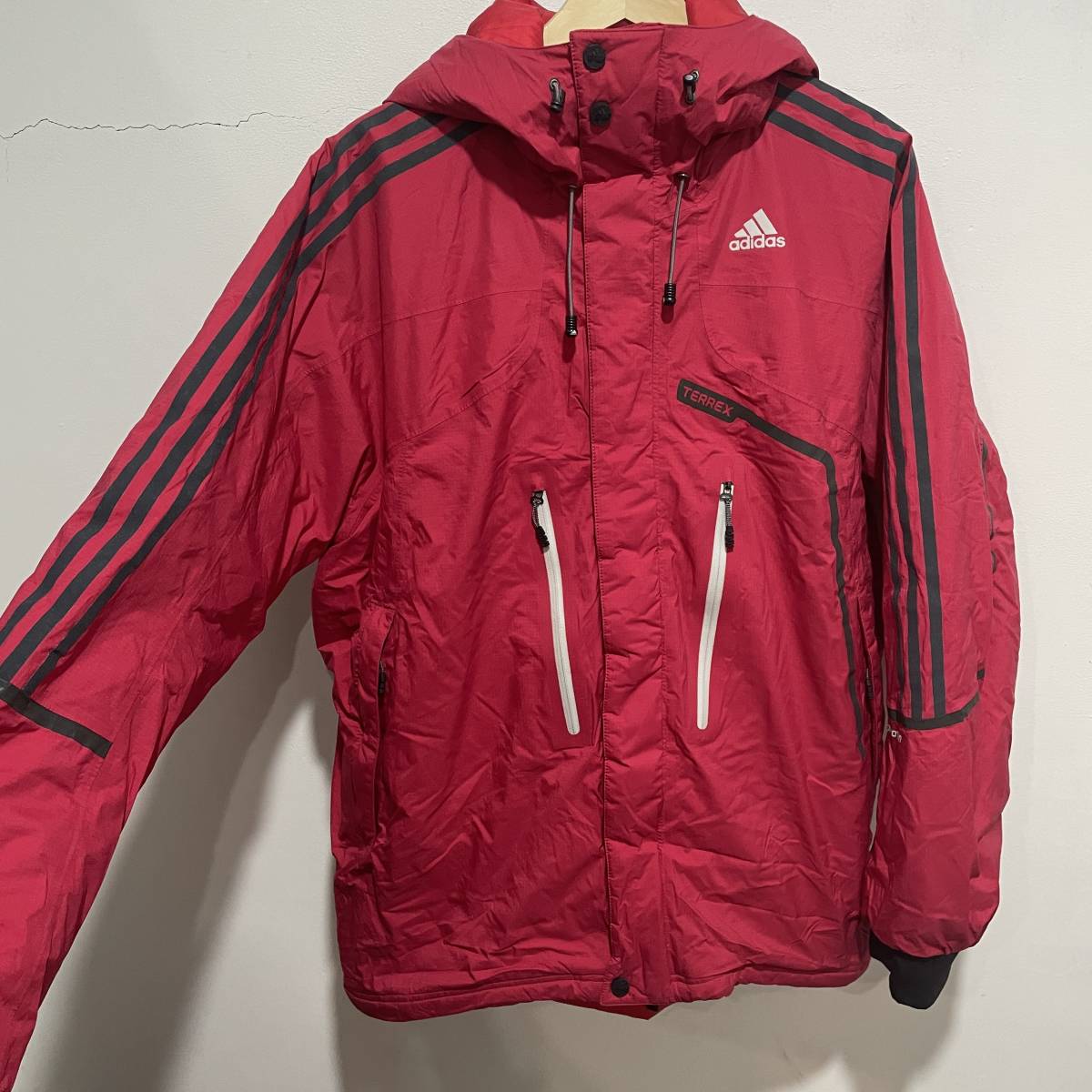 ☆送料無料☆未使用品☆adidas☆アディダス☆中綿ナイロンフード 