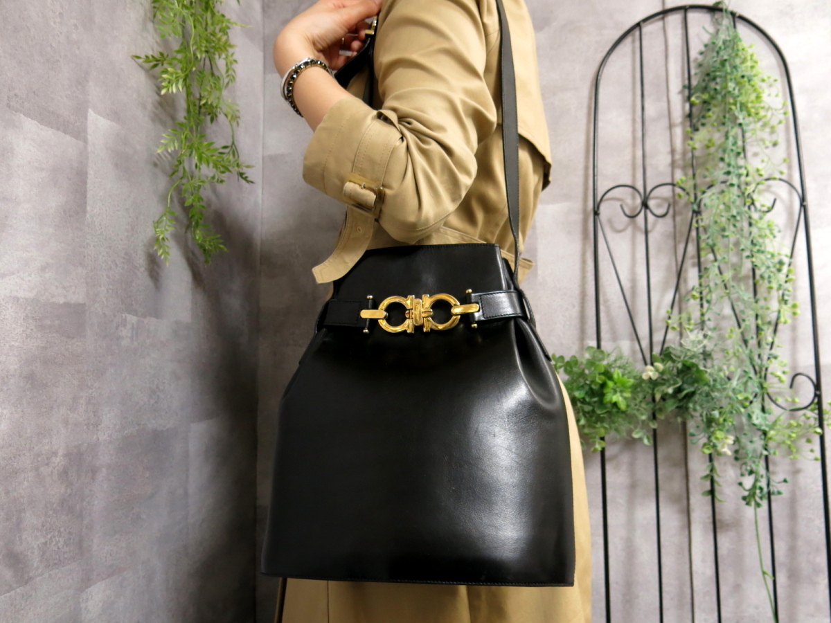 ○超美品○Salvatore Ferragamo フェラガモ○ダブル ガンチーニ 
