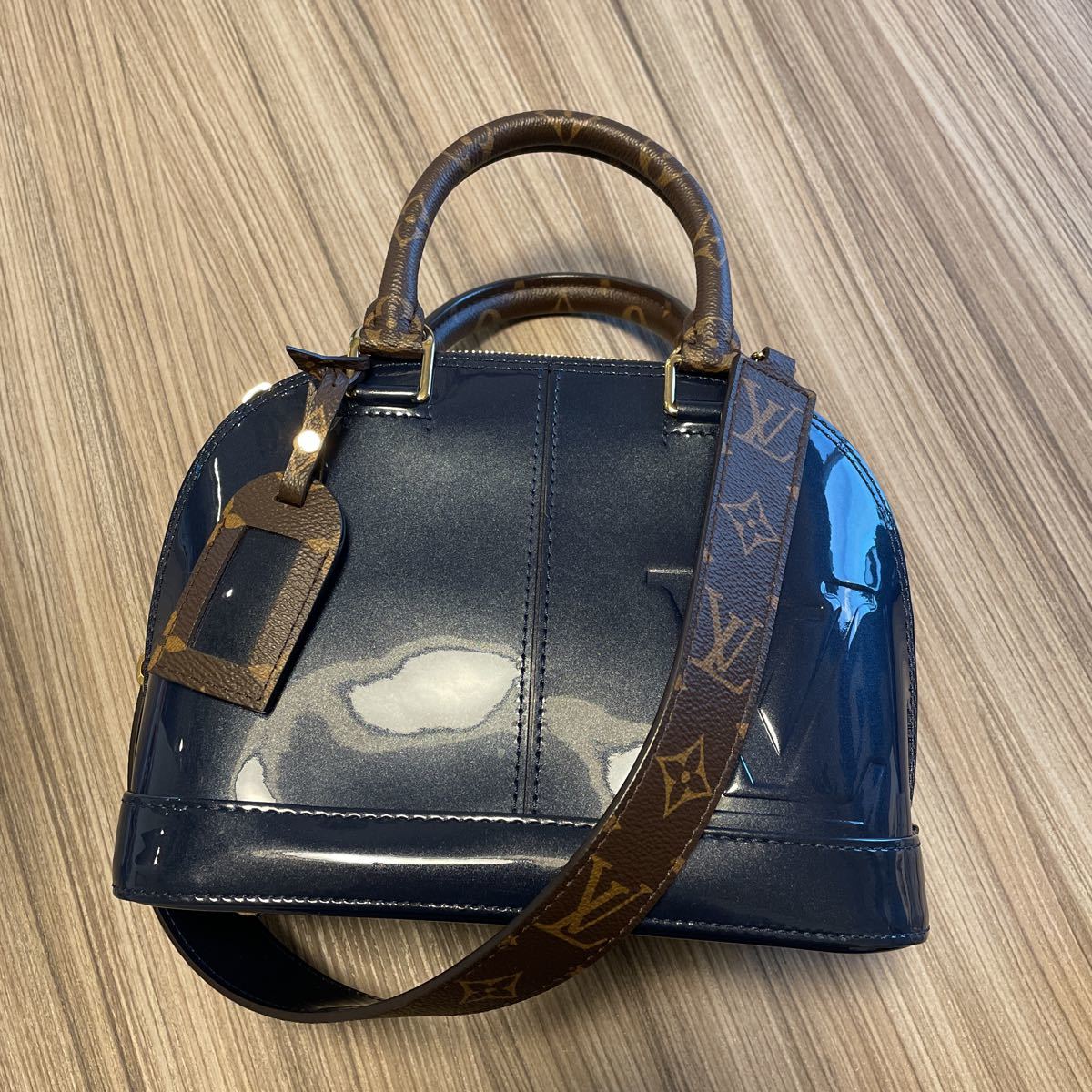 ルイヴィトン 【LOUIS VUITTON】 M54705 アルマBB ヴェルニ マリーヌ  