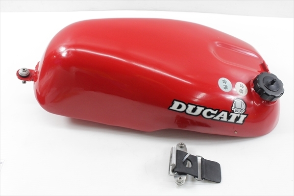 バイク DUCATI 燃料タンク 中はほぼ錆無し