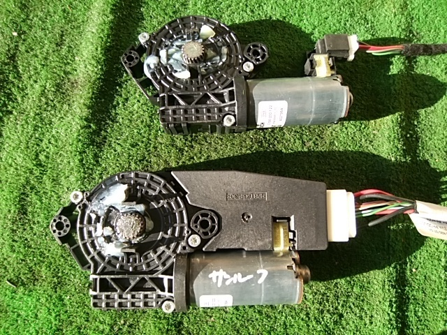 U#725 ベンツ W205 C200 Cクラス RBA-205042 2018年 サンルーフモーター/シェードスライドモーターセット