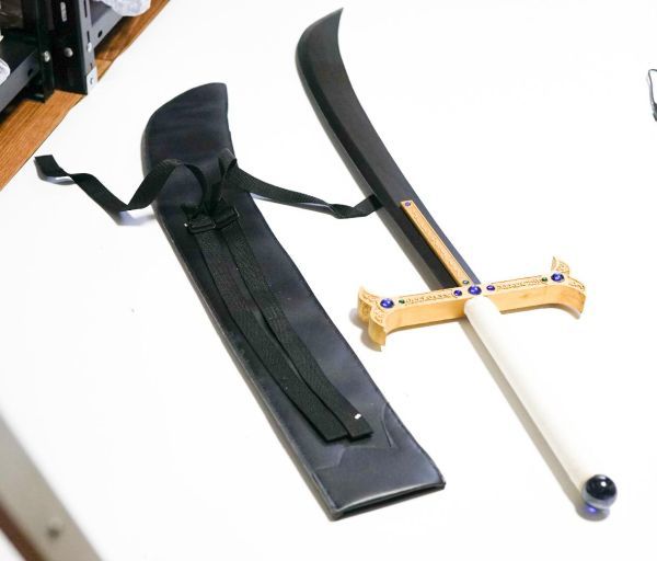コスプレ ミホーク 武器 刀 剣 Onepiece 武器 黒刀 ワンピース 国内 木製 鷹の目のミホーク One Piece 売買されたオークション情報 Yahooの商品情報をアーカイブ公開 オークファン Aucfan Com