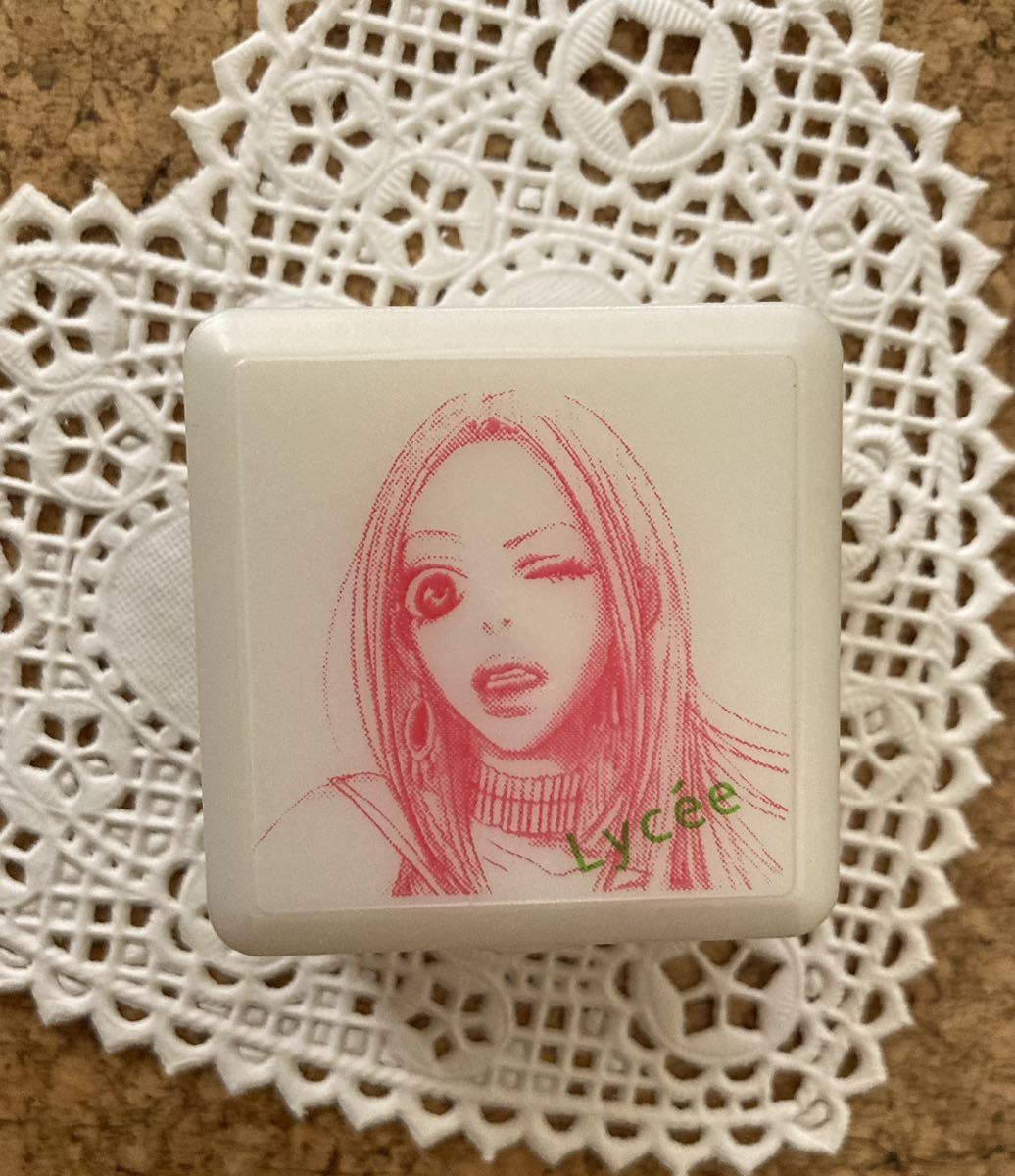 安野モヨコ イラストデザイン 鏡付き 目薬ケース Lyce E リセ コラボ Used 状態綺麗め 普通使用感 ケースのみ キャラクター 売買されたオークション情報 Yahooの商品情報をアーカイブ公開 オークファン Aucfan Com