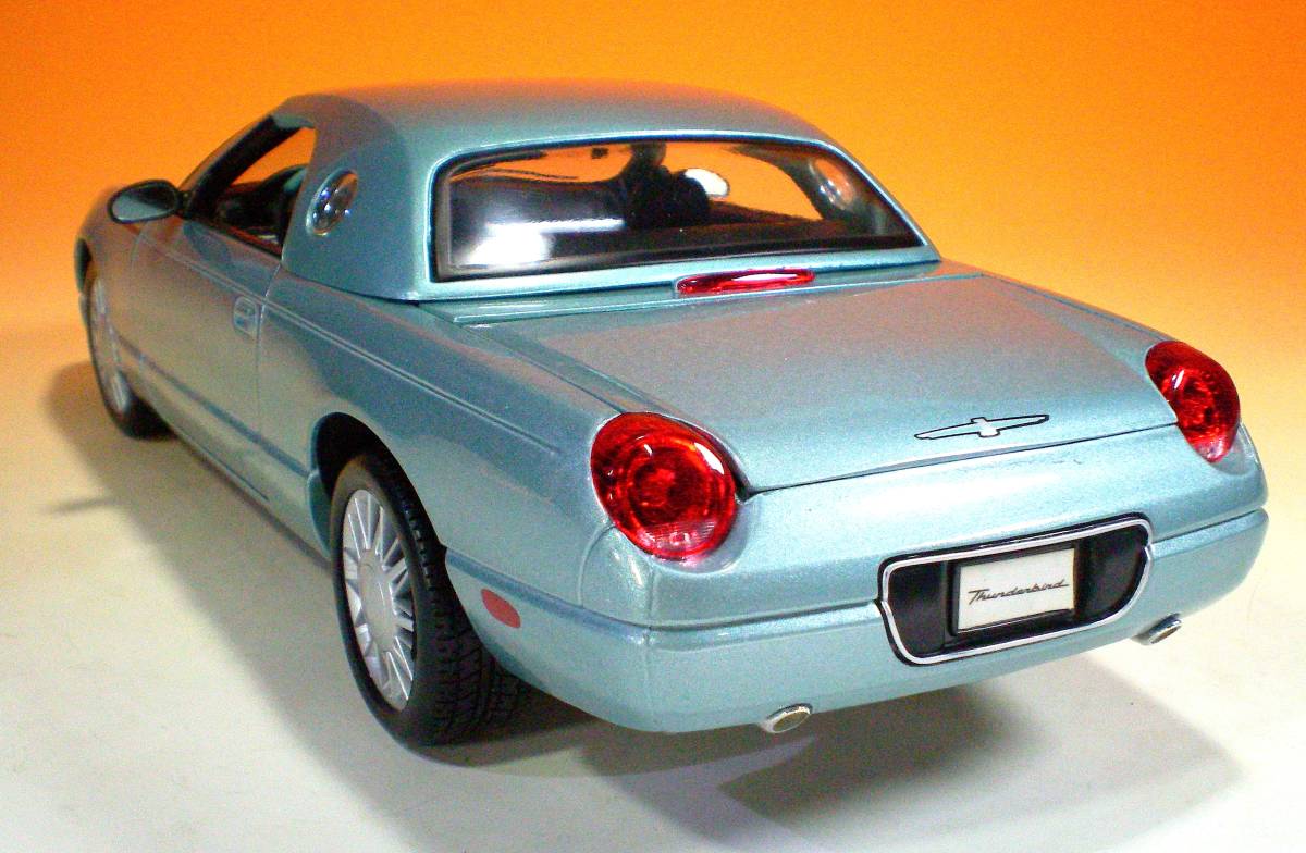 1/18 フォードサンダーバード 2002 007 Thunderbird