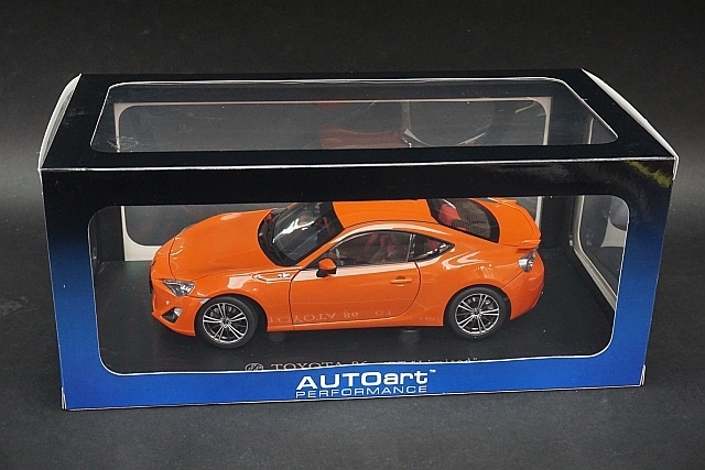 AUTOart オートアート 1/18 TOYOTA トヨタ 86 GTリミテッド 日本仕様