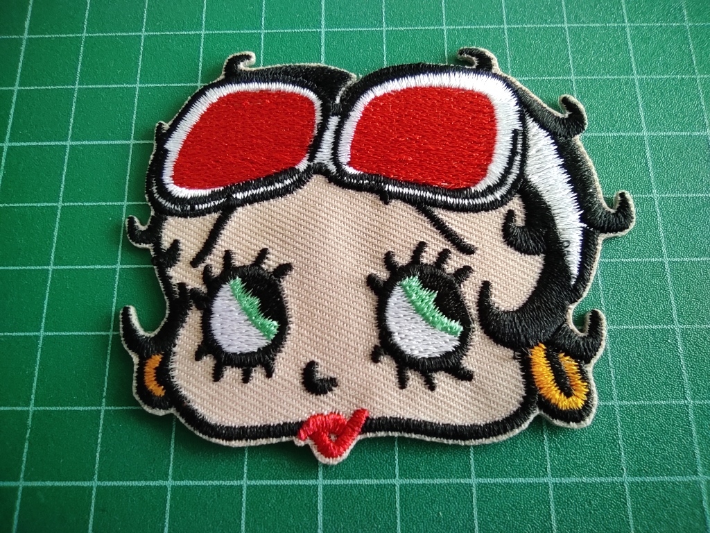 ワッペン アイロン ベティ ブープ Betty Boop 裁縫 刺繍 レーシング オートバイ バイク 車 ワッペン 売買されたオークション情報 Yahooの商品情報をアーカイブ公開 オークファン Aucfan Com