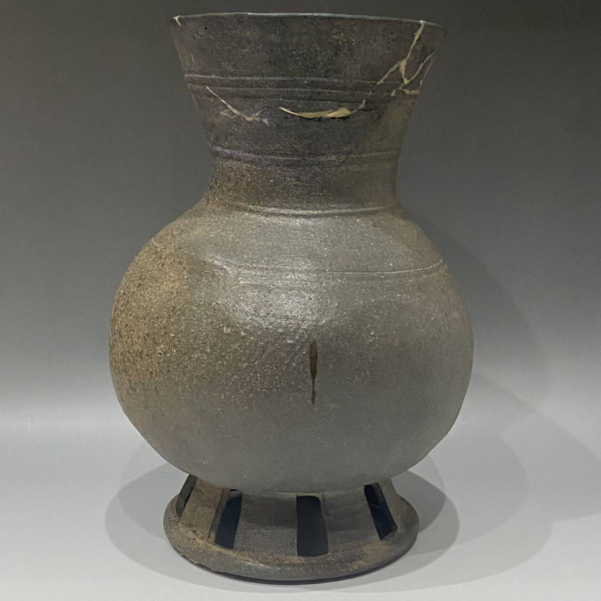 古墳時代中期 発掘品 須恵器長頸透かし高台壺｜陶芸