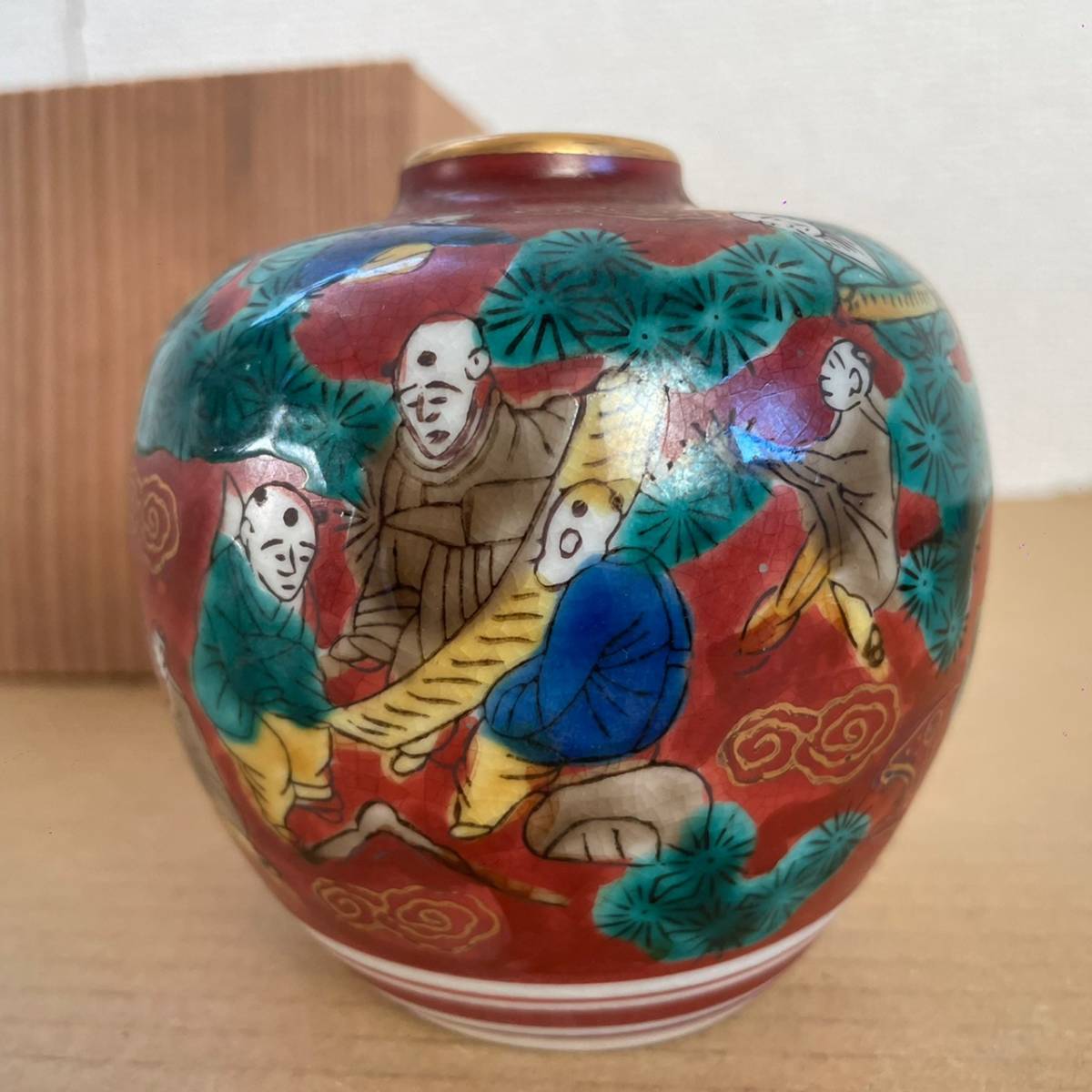 九谷焼 花瓶 壺 伝統工芸品 金彩 花器 - 花文印判金彩小 黒と金