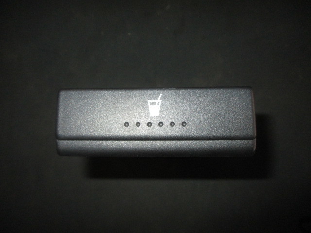 ■フォルクスワーゲン ポロ ドリンクホルダー 中古 6NAHW 4B0885995 部品取あり カップホルダー ダッシュボード アウディ A6 C5■
