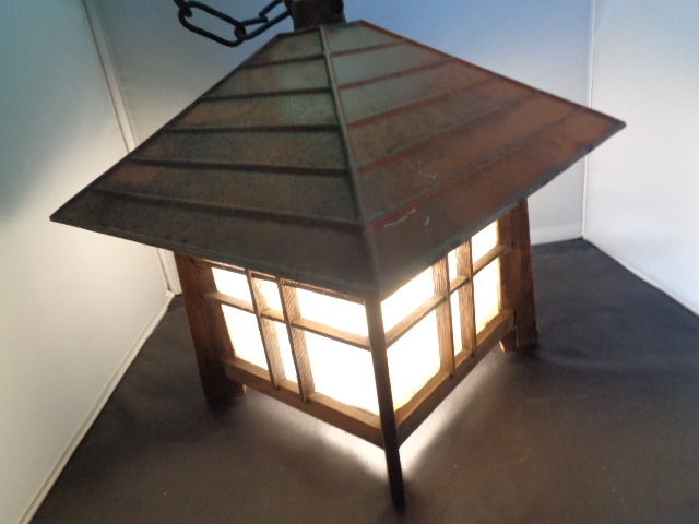 ◇昭和レトロ・灯篭型・吊り下げ照明・屋根(鉄製)枠木製和紙張り