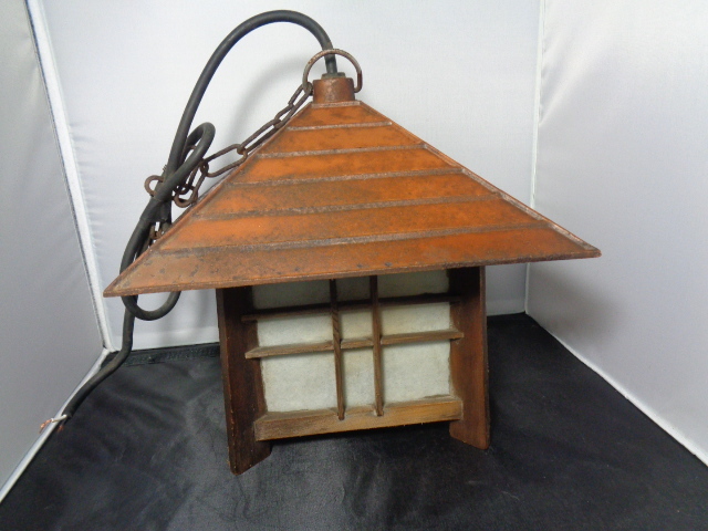 ◇昭和レトロ・灯篭型・吊り下げ照明・屋根(鉄製)枠木製和紙張り