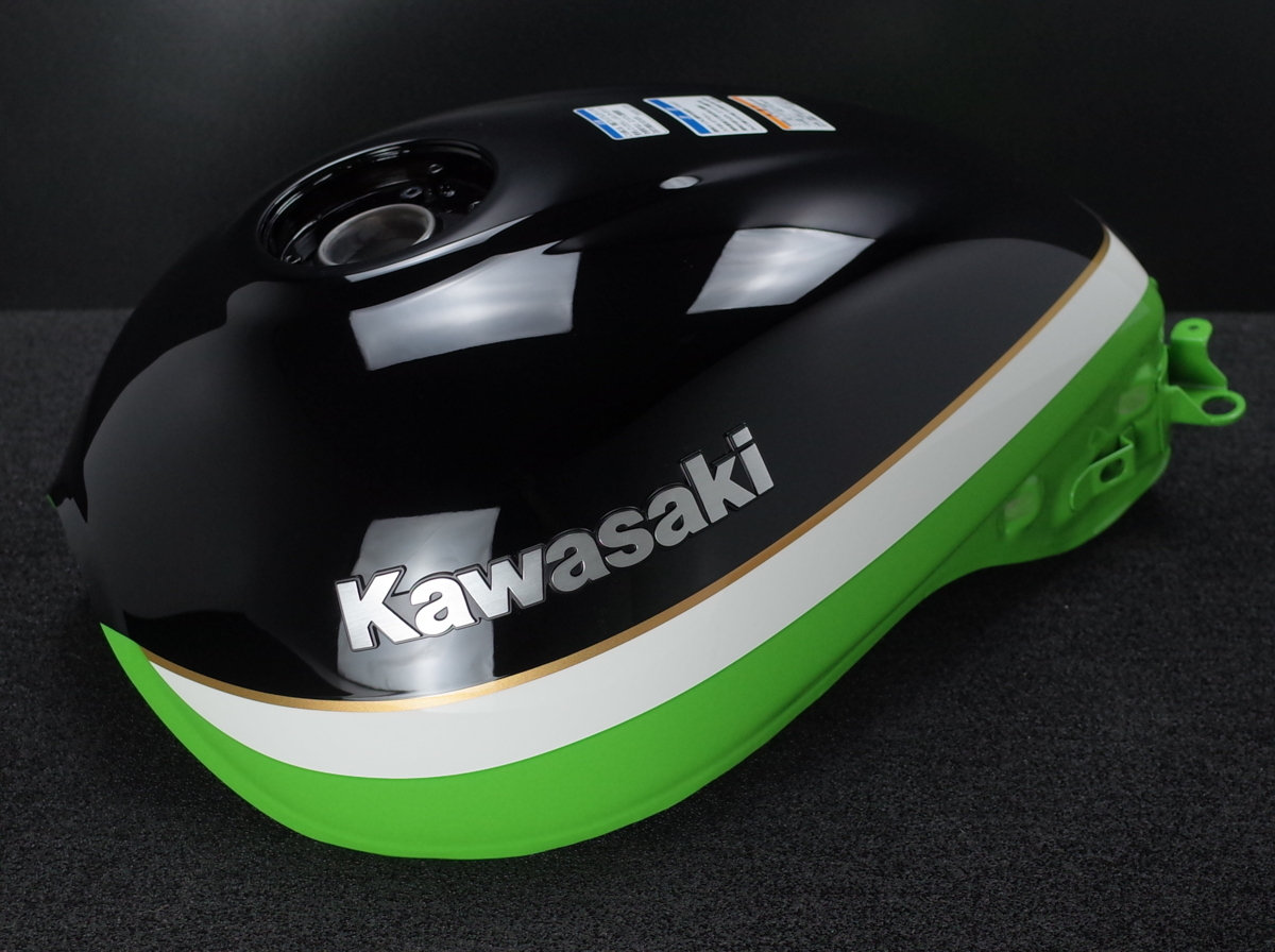 新車外しKawasaki Z900RS 純正フューエルタンク 新車外しKawasaki