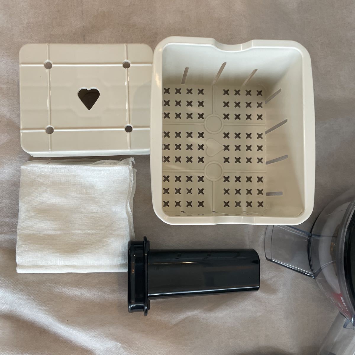 KUVINGS クビンス サイレントジューサー NS-993PSM ジューサー ミキサー ブレンダー フードプロセッサー キッチン用品 箱付き 中古品 サイレントジューサー クビンス NS-993PSM クビンスサイレントジューサー ♪Kuvings カス分離