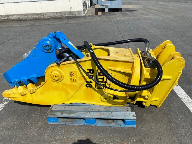 米軍放出品 コンクリート粉砕機 小割圧砕機 重機アタッチメント Bti Rp18 Kc24bm W 建設機械 重機 売買されたオークション情報 Yahooの商品情報をアーカイブ公開 オークファン Aucfan Com