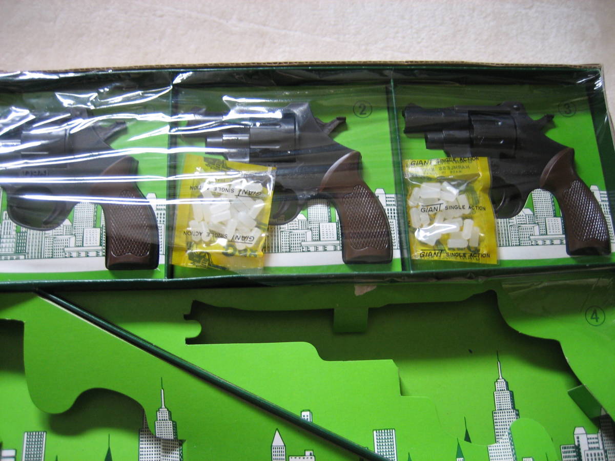 昭和レトロ 駄菓子屋くじ 銀玉鉄砲 火薬鉄砲など 3箱まとめて 中古