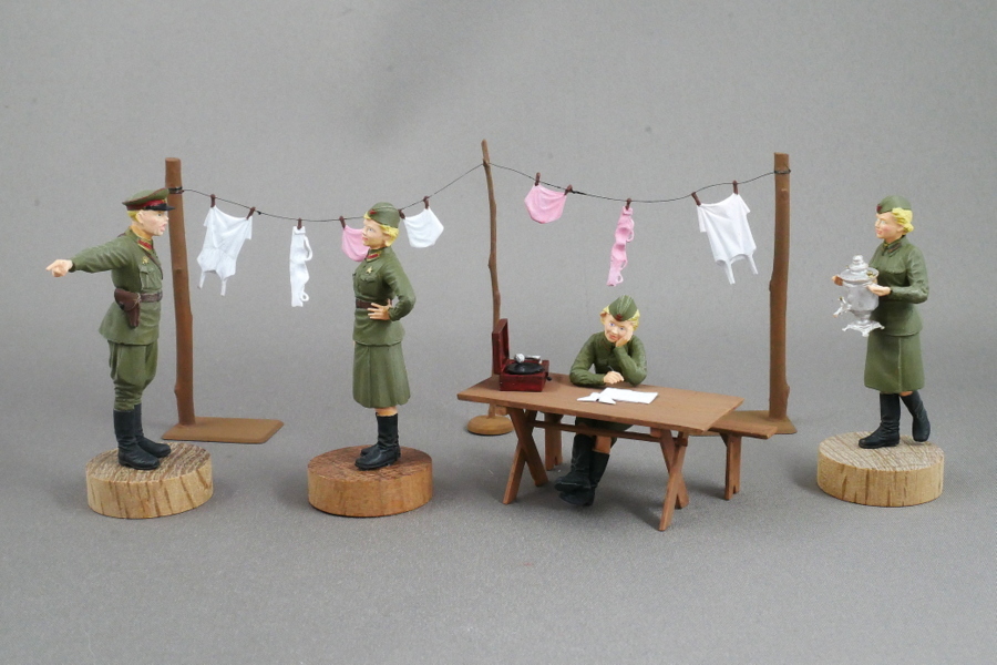 完成品 1/35 フィギュア ソビエト女性兵士 休息セット ロシア軍女性