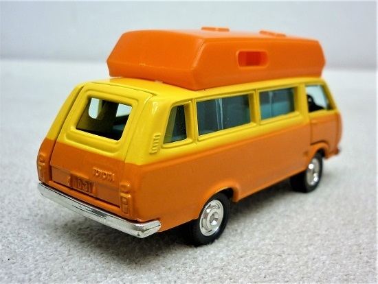 Tomica Toyota Dandy Hiace Land DANDY 1:43, Cruiser, Red 013, boxed