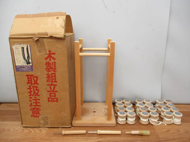 【限定セール，本物保証】 雅流 組紐台 重り約24点付き 台サイズ 約21&times;21&times;H40㎝ 組みひも 日本伝統工芸 手工芸ハンドクラフト レトロ 木製 H-40325(その他)｜売買されたオークション情報、yahooの商品情報をアーカ その他