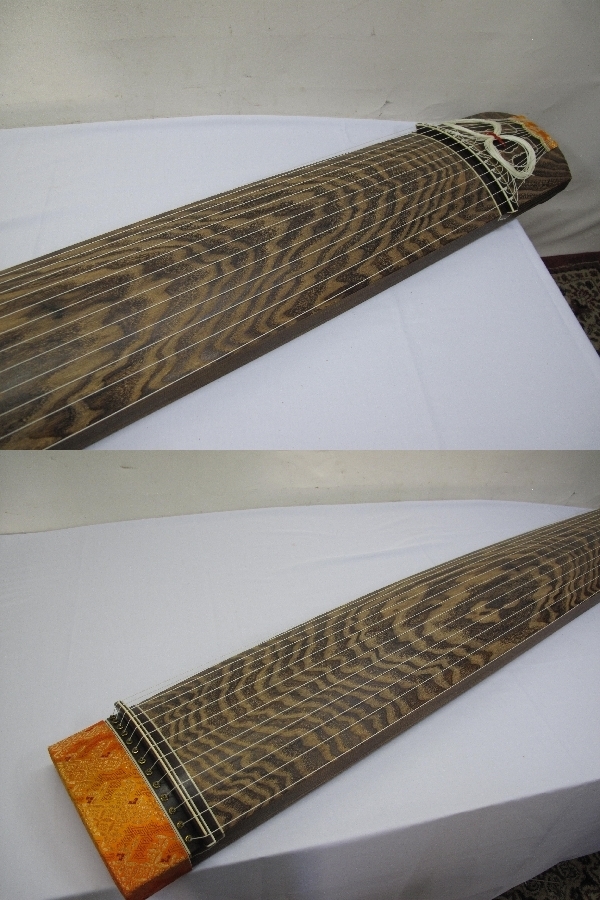 琴 13弦 上質 蒔絵 すだれ彫り 猫足 譜面台 琴柱 琴柱箱付き
