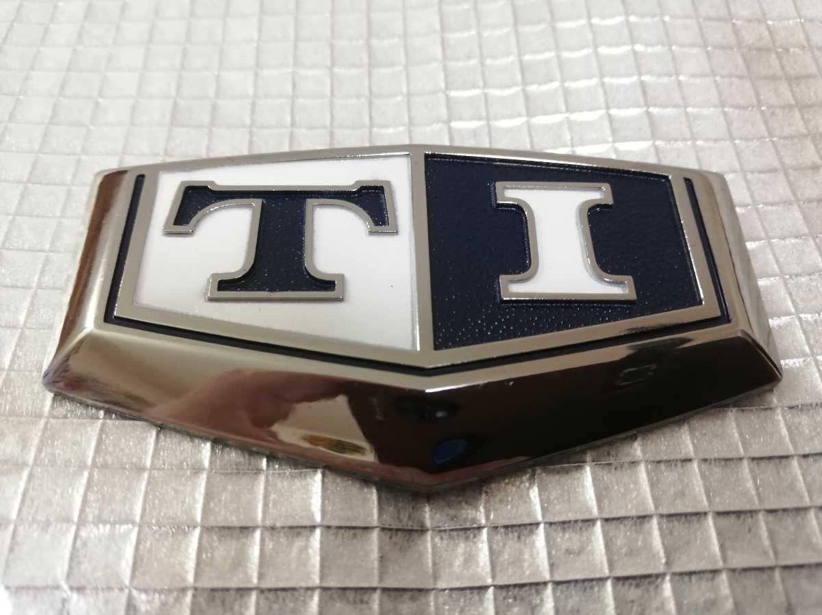 日産純正（NISSAN） スカイライン(C210)純正 フロントバンパー (鉄) 1ｾｯﾄ