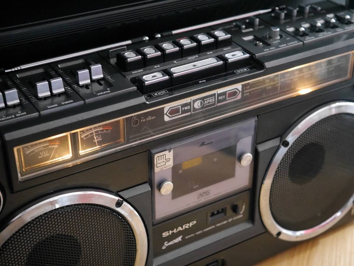 シャープ ラジカセ 「ザ・サーチャー」GF-303SB 立ち去り カセットデッキ