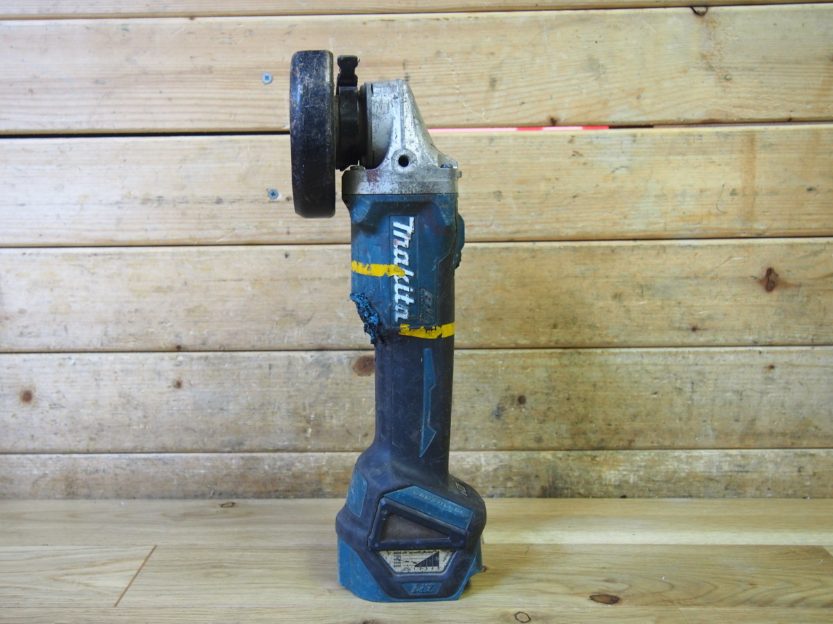☆(F0329-19) makita マキタ GA412D 18V 100㎜ 充電式ディスク